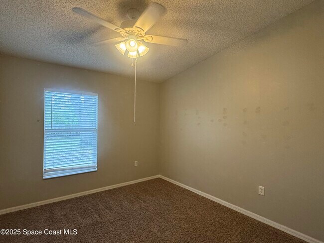 Building Photo - 4726 Four Lakes Dr