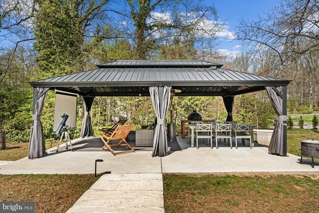 Building Photo - 3803 Estel Rd