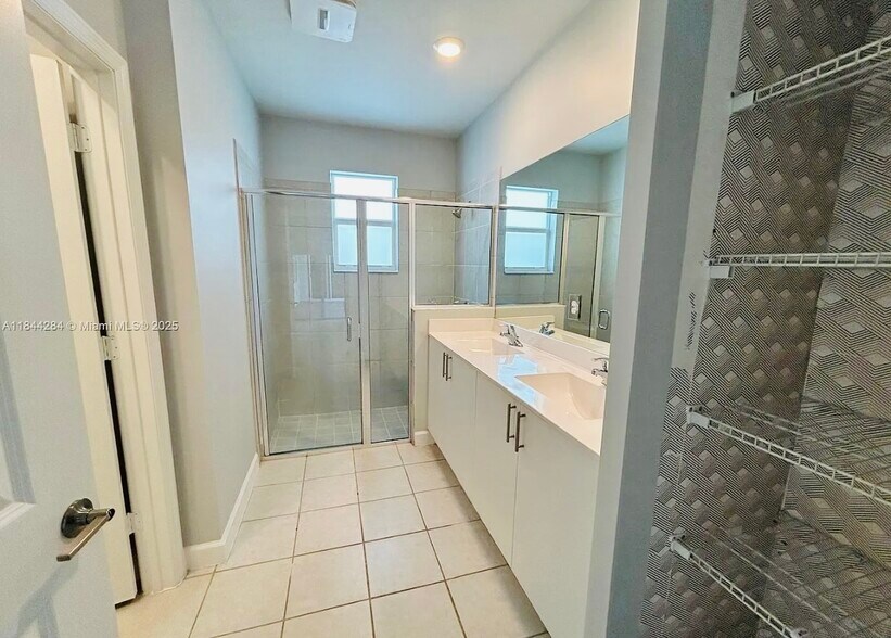 Building Photo - 16740 SW 290th Ln