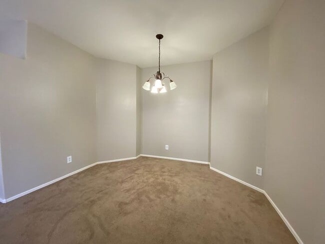 Building Photo - 3096 E Pinto Valley Rd