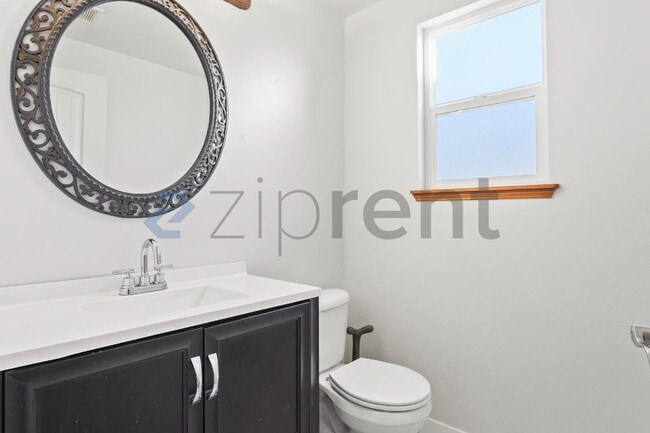 Building Photo - 8115 77th Ave NE