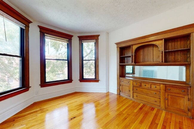 Floorplan - 5401-5403 S. Woodlawn Avenue