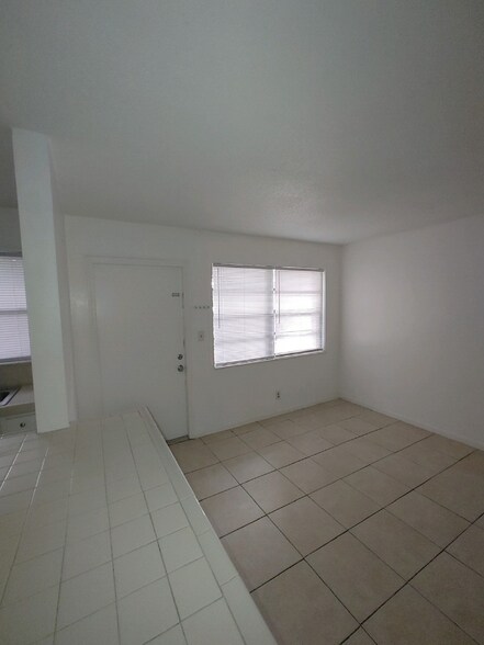 Building Photo - 4394 N Federal Hwy