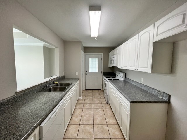 Building Photo - 116 Anns Cove
