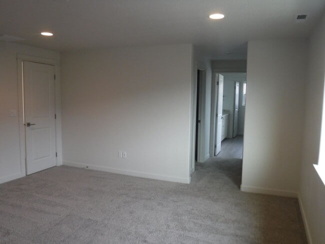 Building Photo - Beautiful newer 4 bed 3 bath home located HWY 55 in Horseshoe Bend.