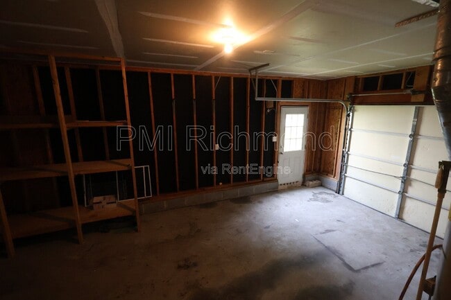 Building Photo - 9824 Willow Glen Ct
