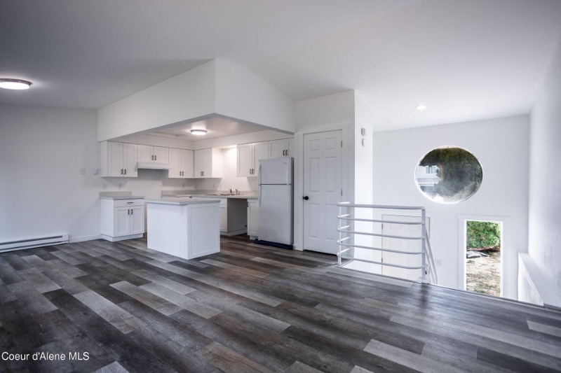 Building Photo - 919 E Spruce Ave