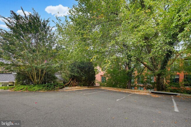 Building Photo - 871 Oella Ave