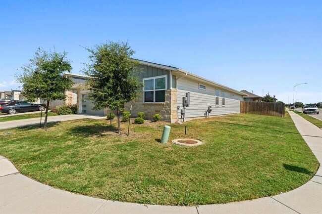 Building Photo - 3024 Louris Ln