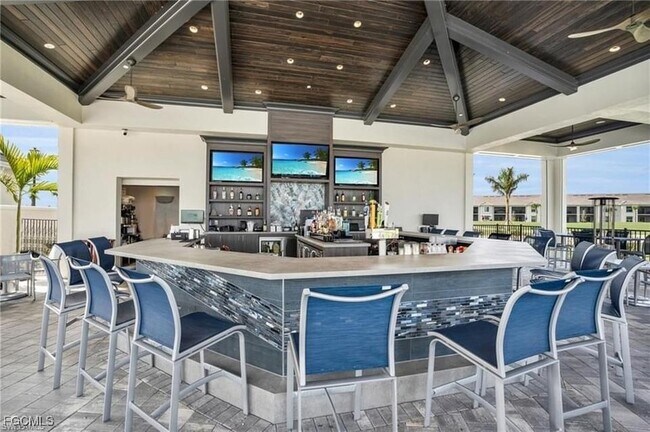 Building Photo - 15960 Grassland Ln