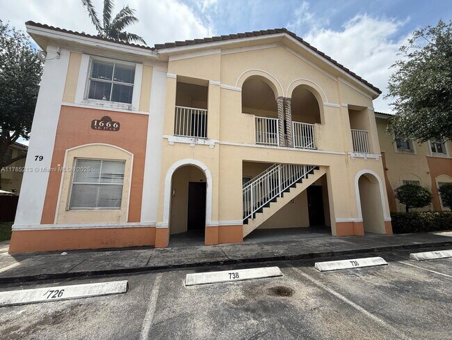 Primary Photo - 1666 SE 27th Ct