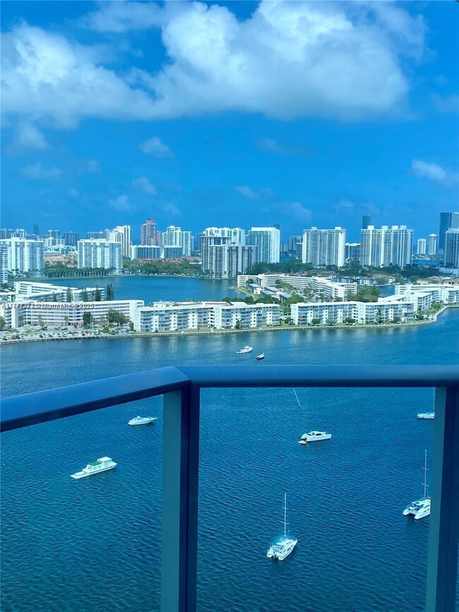 Building Photo - 17301 Biscayne Blvd