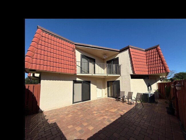 Primary Photo - 3892 Victoria Dr