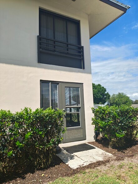 Side Door - 116 Fairway Ct