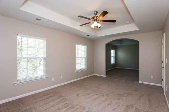 Building Photo - 5104 Abercromby St