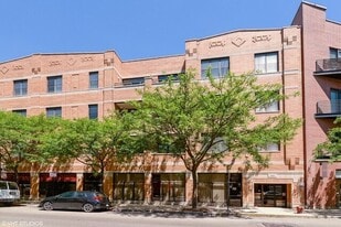 Building Photo - 2040 W Belmont Ave