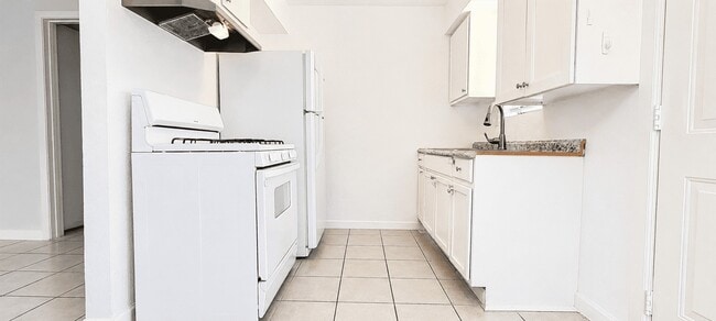 Building Photo - 7818 Oak Knoll Ln