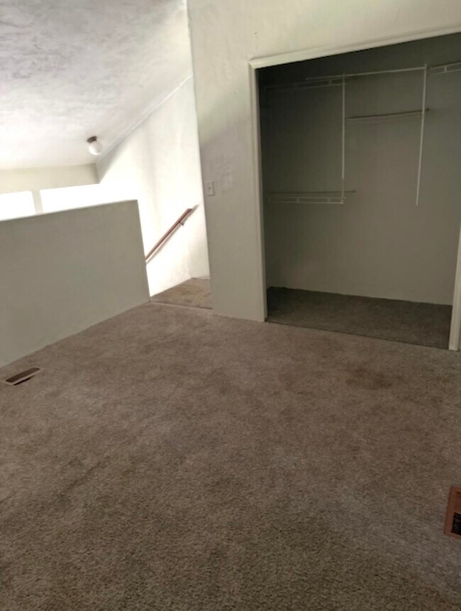 Building Photo - 1830 Nekoma Ct