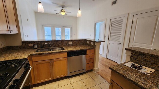 Building Photo - 799 Hammond Dr