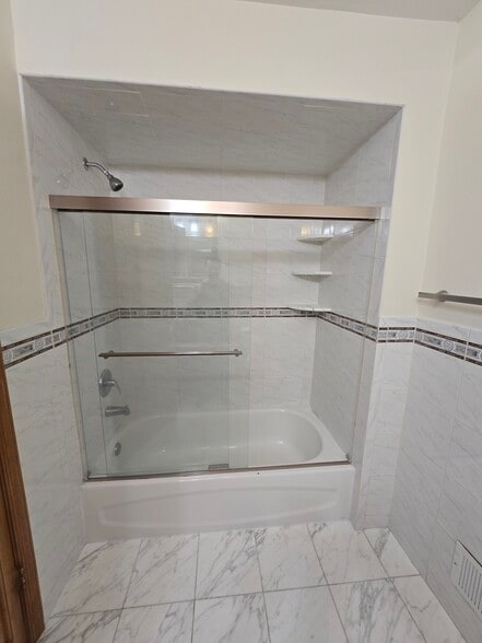 Building Photo - 35 Hawkins St