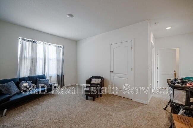 Building Photo - 3883 Resting Robin Ave