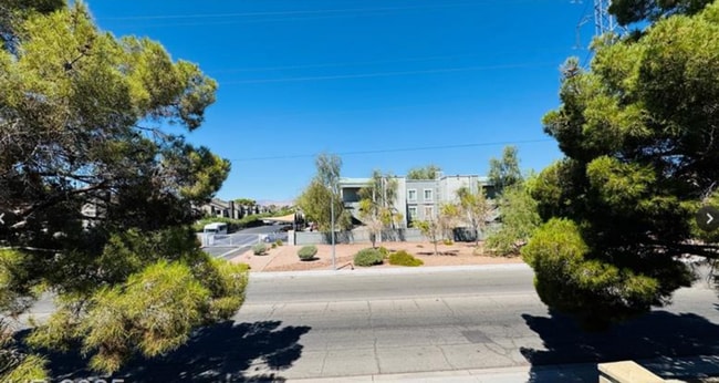 Building Photo - 5155 W Tropicana Ave