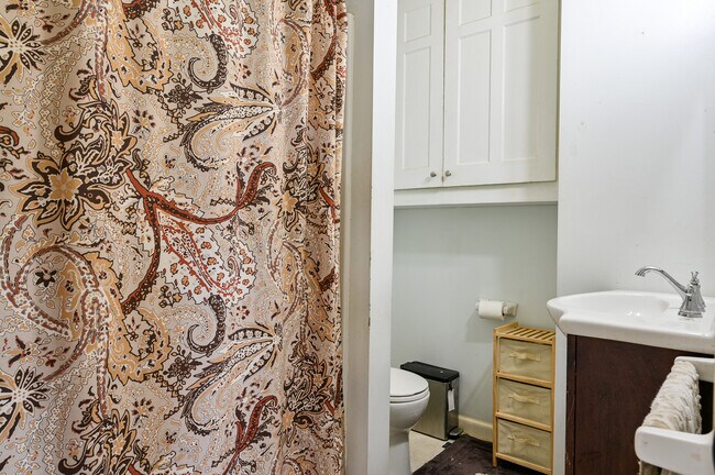 Building Photo - 1040 NE 78th Ave