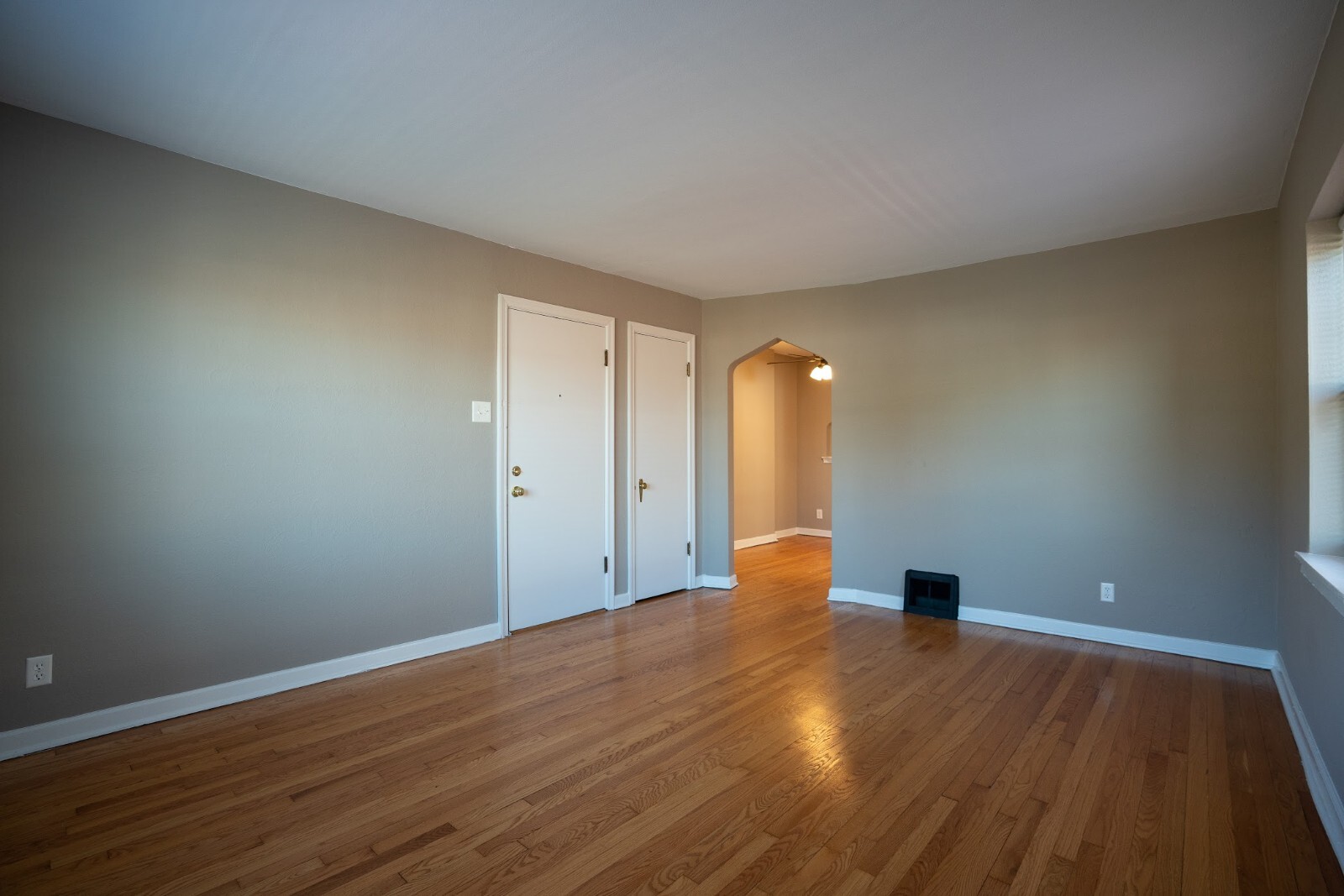 Building Photo - 5608 Chippewa St