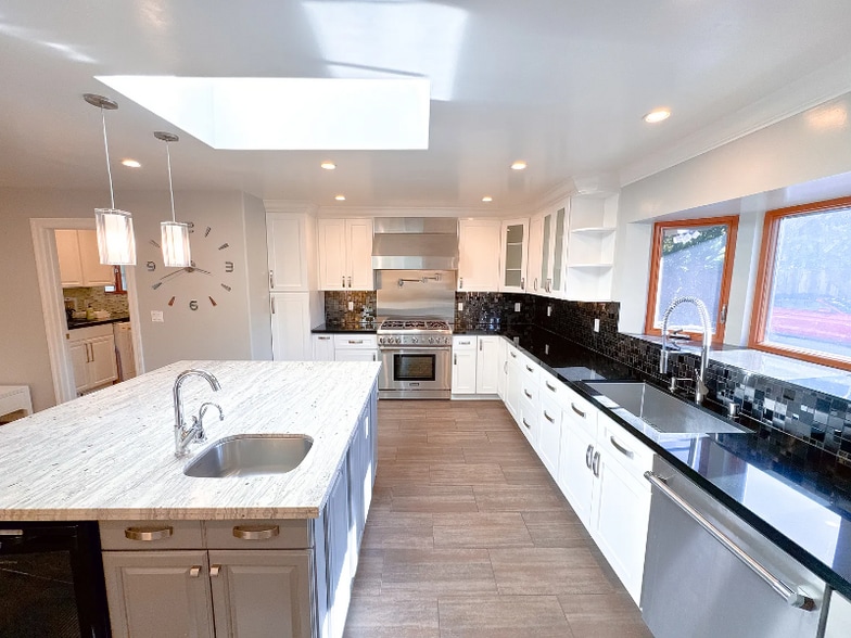Building Photo - 15 Lupine Way