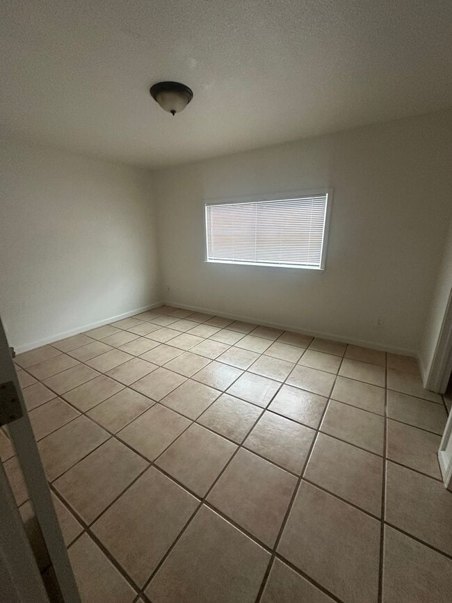 Building Photo - Remodeled 3 Bedroom, 2 Bathroom!