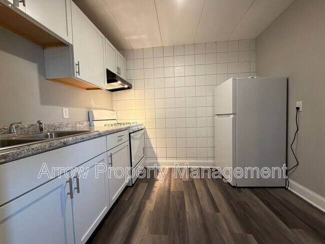 Building Photo - 877 N 26