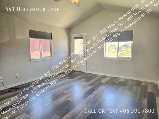 Building Photo - 441 Hollyhock Ln