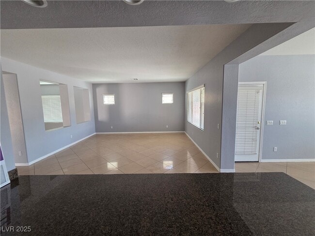 Building Photo - 5635 Criollo Dr