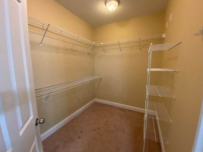 Building Photo - 128 Mosswood Dr