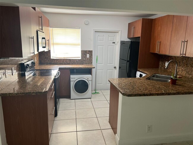 Primary Photo - 9203 NW 38th Dr