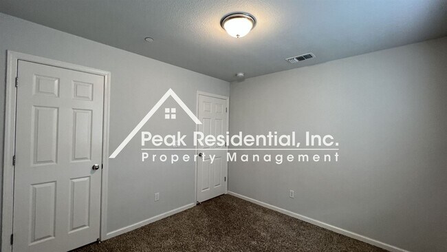 Building Photo - 3 br, 2.5 bath House - 8084 Weeping Willow Ln