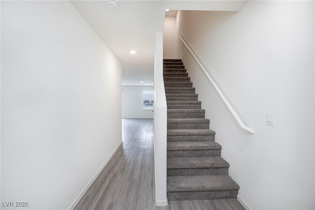 Building Photo - 6085 Lily Gdn St