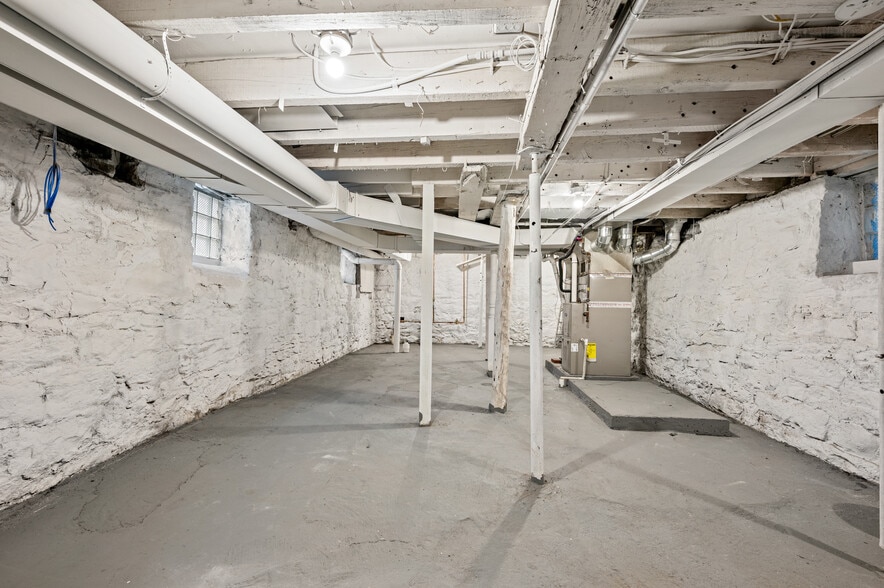 Building Photo - 318 Laurel St