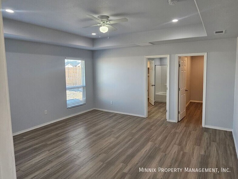 Building Photo - 1637 Wrigley Dr