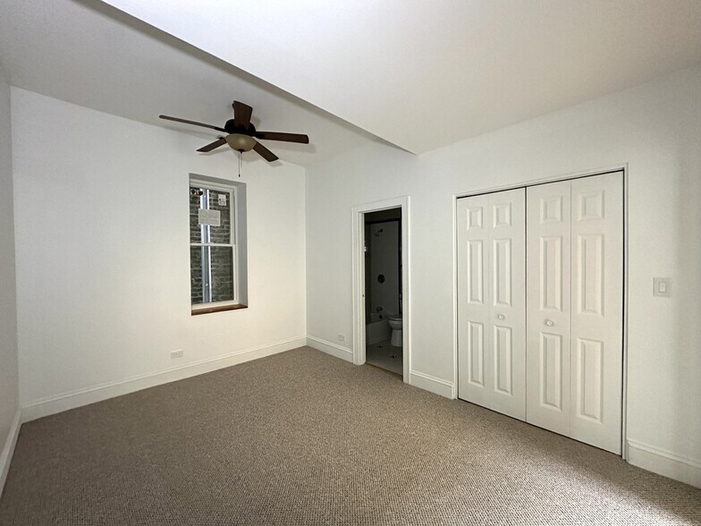 Building Photo - 1358 N Bosworth Ave