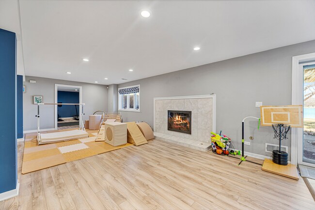 Building Photo - 2419 Cumberland Cir