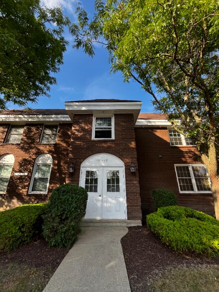 Primary Photo - 10 Bristol Dr