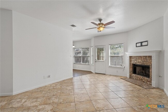 Building Photo - 204 Mallard Cove