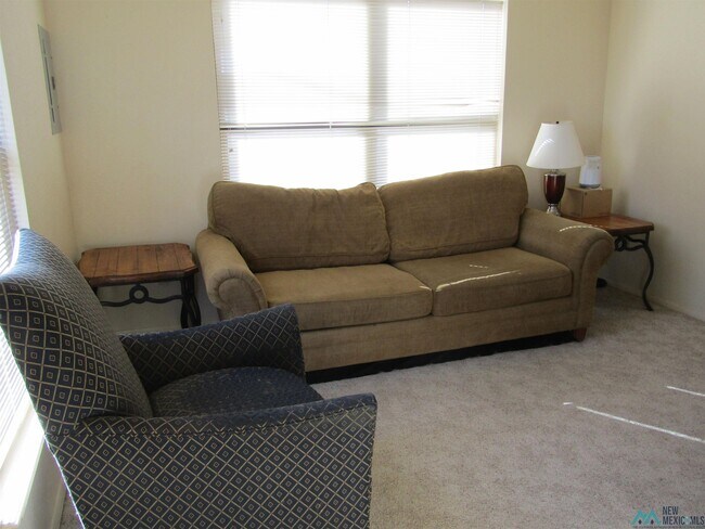 Building Photo - 4143 2 W Main St