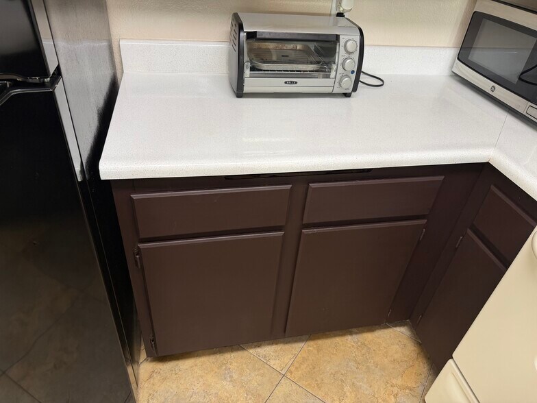 Building Photo - 8889 Caminito Plaza Centro