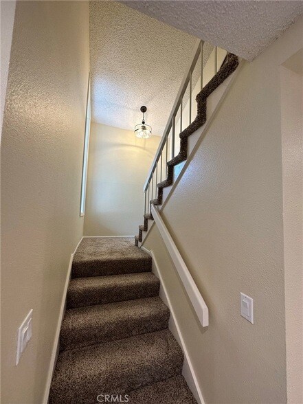 Building Photo - 1155 Currier Ave