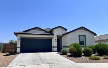 Building Photo - Large Backyard with this 4-bedroom, 2-bath...