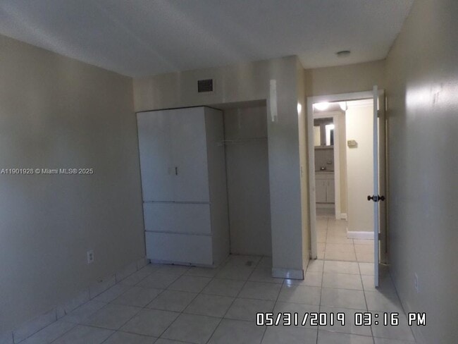 Building Photo - 3610 NW 21st St