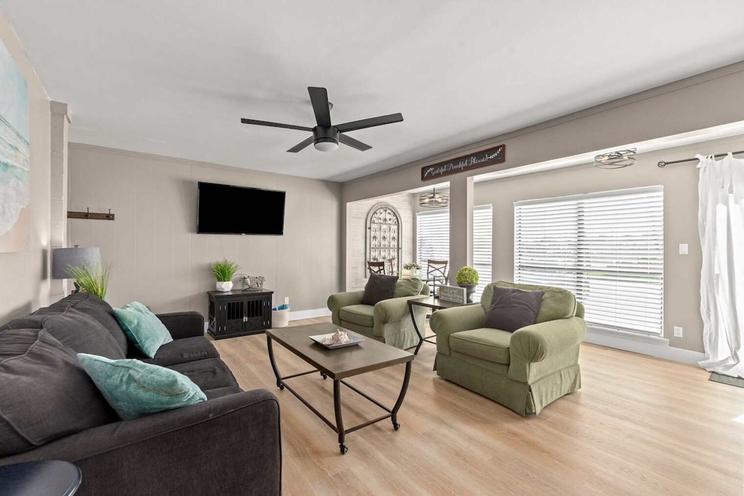 Building Photo - 4000 Gulf Terrace Dr