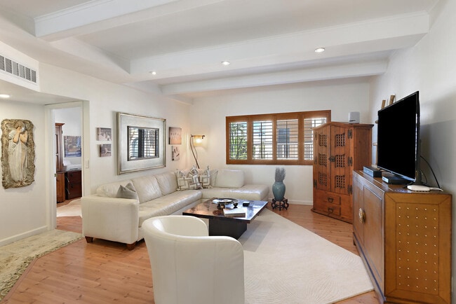 Building Photo - 250 S Ocean Blvd